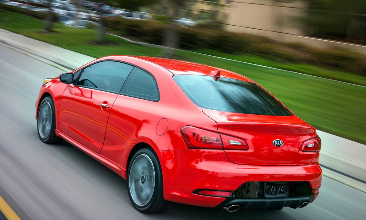 2014款起亚速迈小跑车