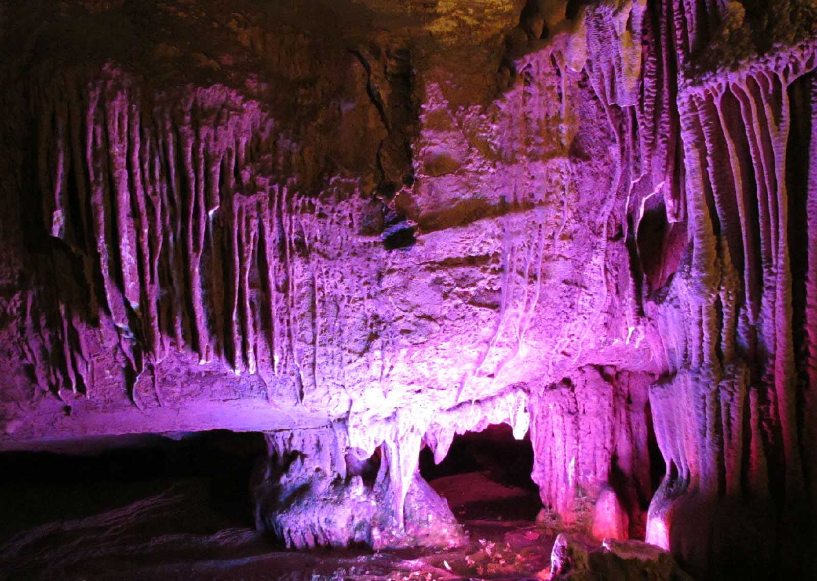 桂林喀斯特岩洞