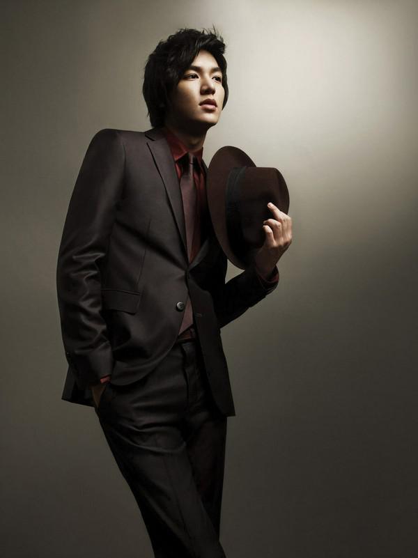 李敏镐西装写真