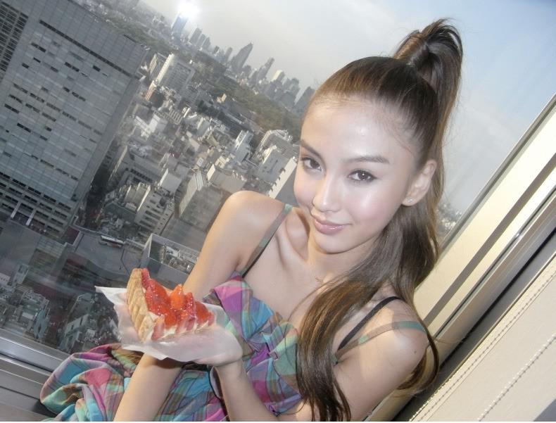 混血美女Angelababy生活照