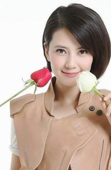 短发美女高圆圆