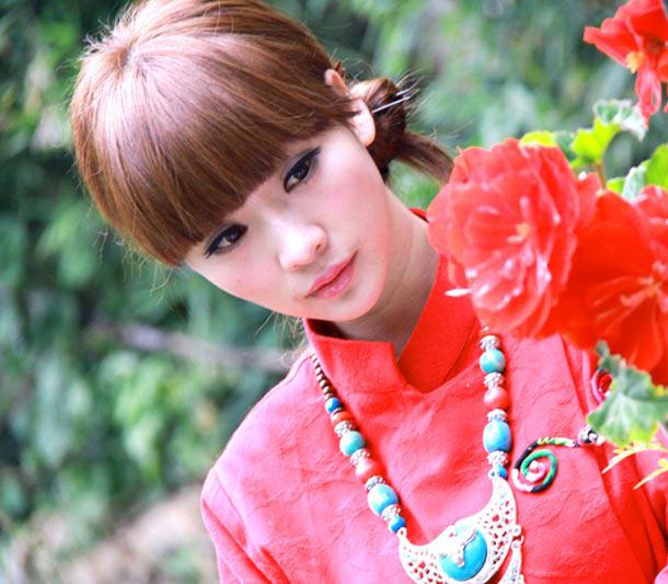 柳岩古典韵味照