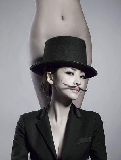 柳岩黑色性感大片