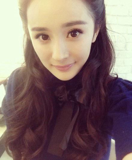 杨幂自拍素颜生活照