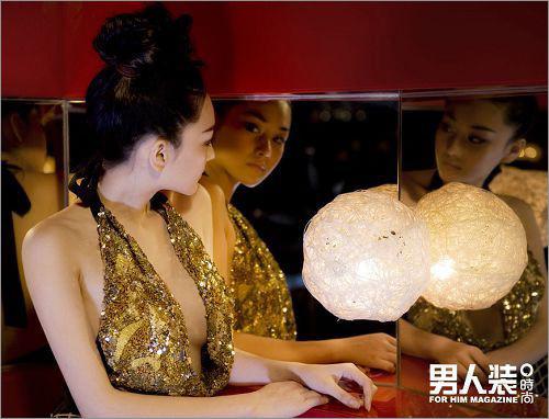 张馨予性感男人装