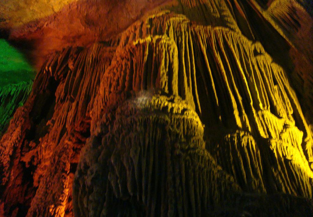 桂林银子岩溶洞