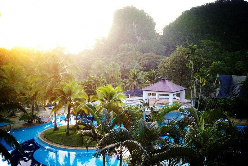 美丽的芭东海滩