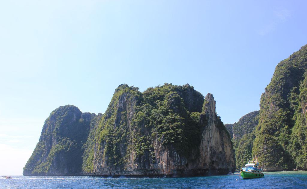 泰国“小桂林”攀牙湾