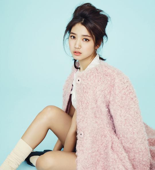 朴信惠甜美清雅写真