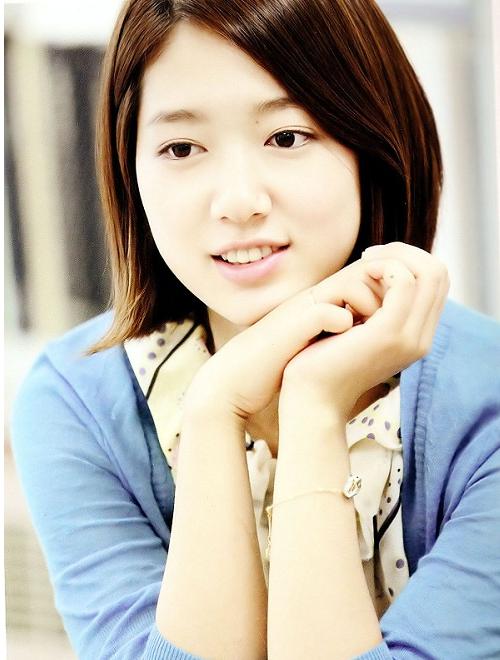 朴信惠短发造型