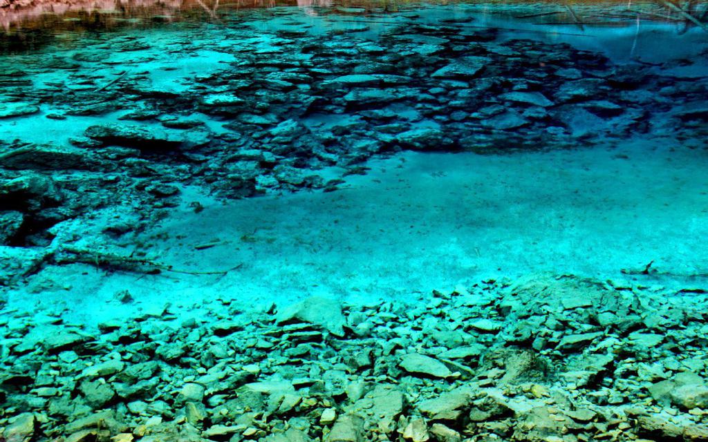 美丽的九寨沟五彩池