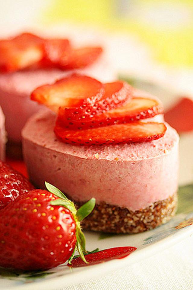 诱人的草莓蛋糕