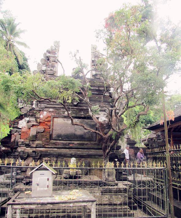 历史悠久的巴厘岛圣泉庙