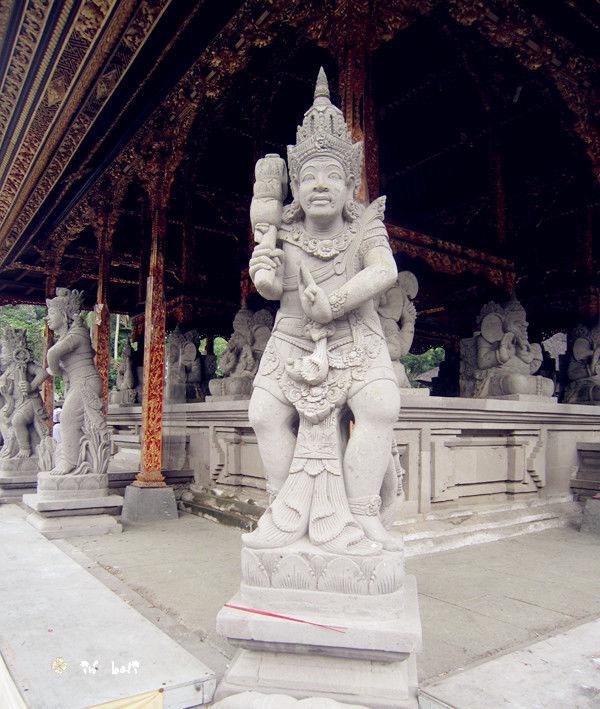 巴厘岛圣泉庙风光