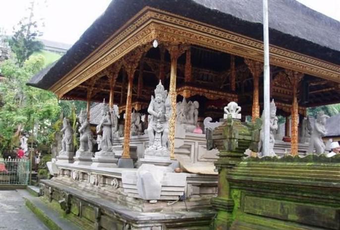 巴厘岛圣泉庙风光