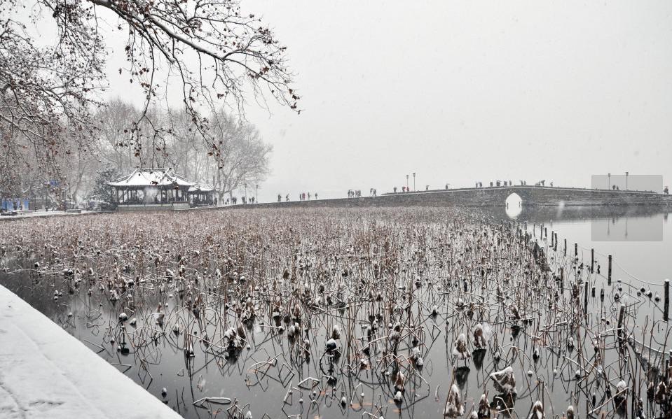 西湖断桥残雪