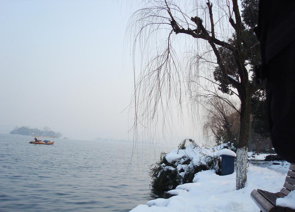 西湖独特景观断桥残雪