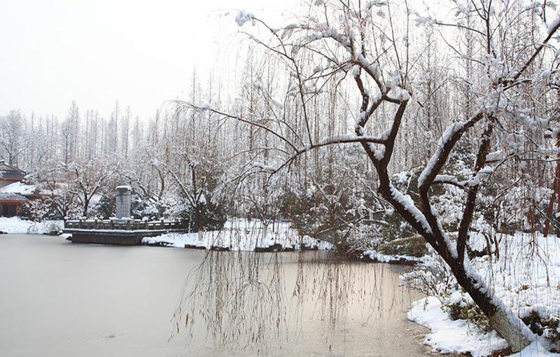 西湖独特景观断桥残雪