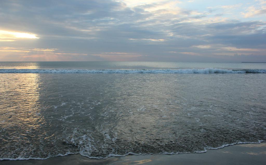 巴厘岛金巴兰风情