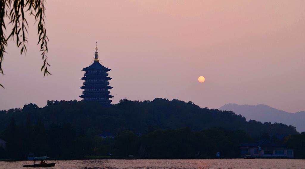 西湖十景雷峰夕照
