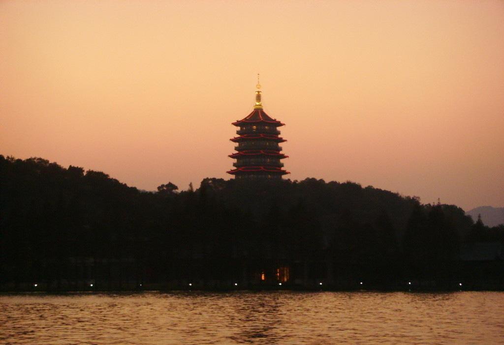 杭州西湖雷峰夕照