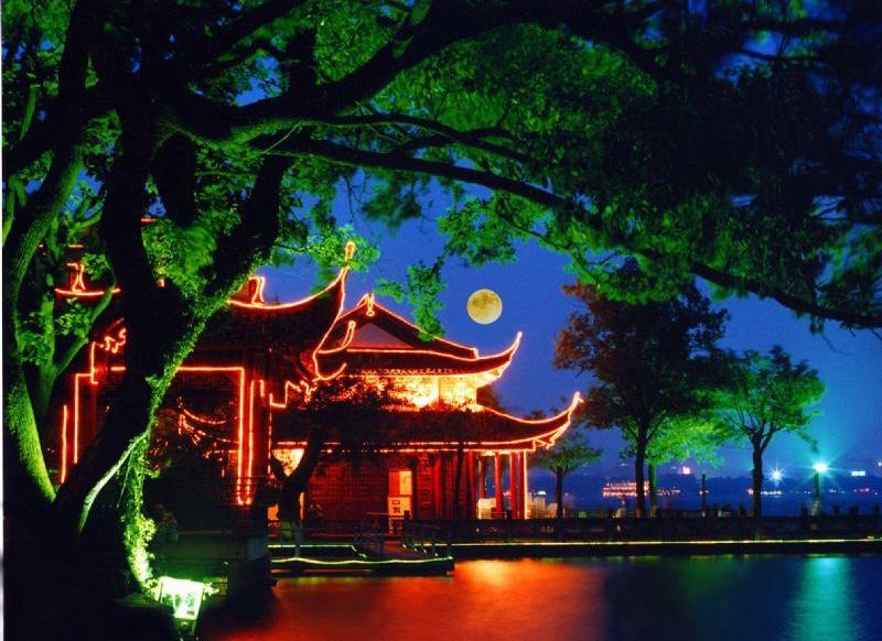 西湖十景平湖秋月