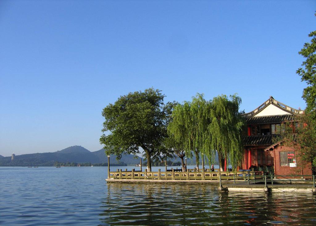 杭州西湖平湖秋月