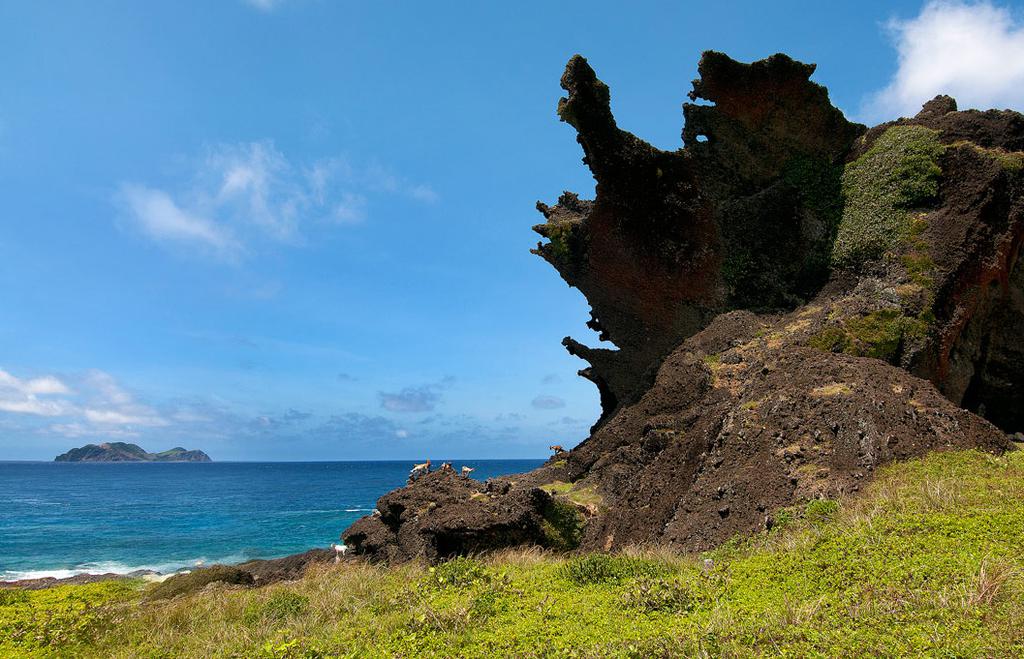 瑰丽的济州岛龙头岩