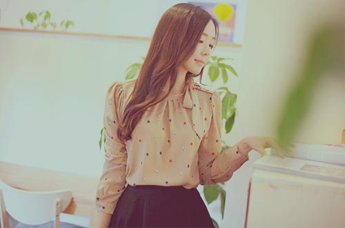 清新淡雅的女生