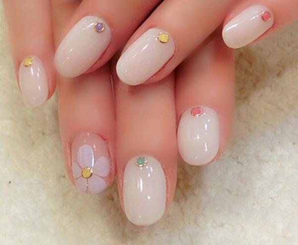 可爱甜美的法式美甲