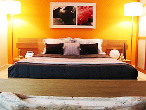 黄色调卧室设计