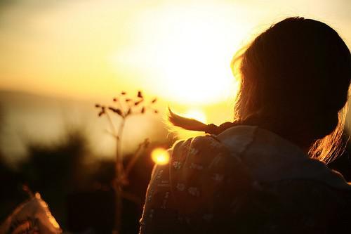 非主流夕阳女生背影