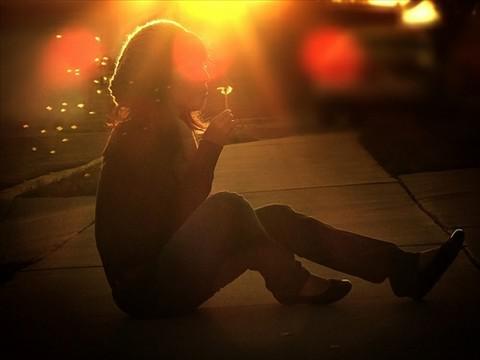 非主流夕阳女生背影