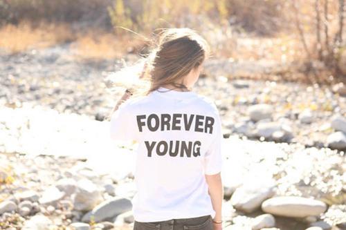 孤独伤感美女背影