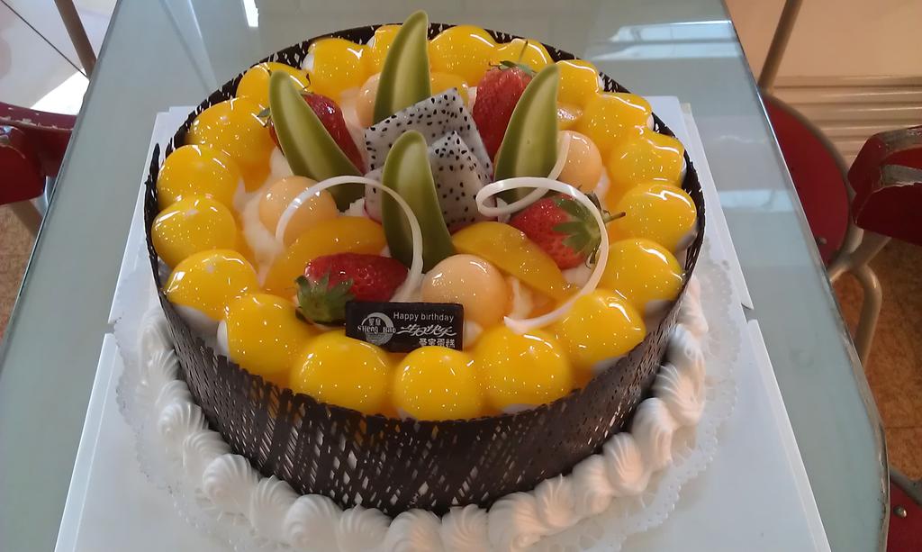 巧克力水果蛋糕