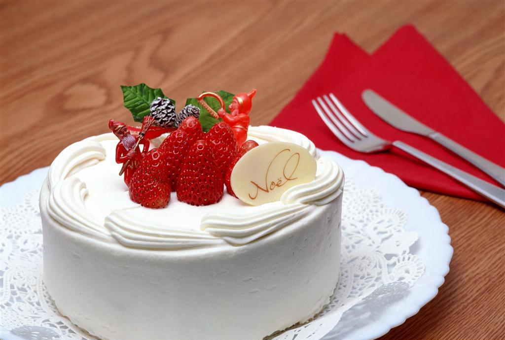 浓郁中清新草莓蛋糕