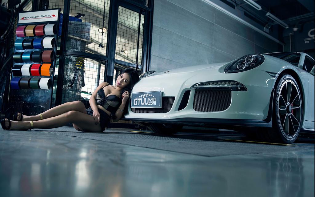 火辣车模王朵朵写真壁纸