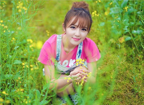 暖春三月温柔女子写真图片