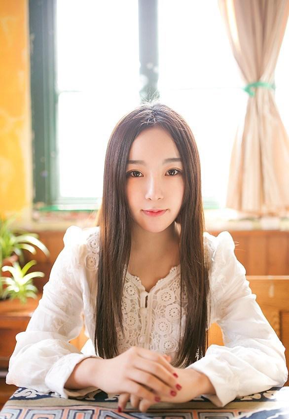 气质清纯美女生活照图片