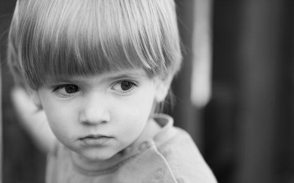 黑白摄影可爱欧美小正太图片