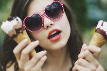 ​欧美潮范墨镜个性美女图片