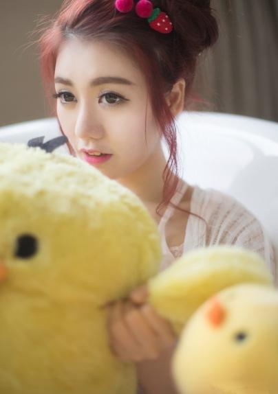 甜美情人浴缸性感写真图片