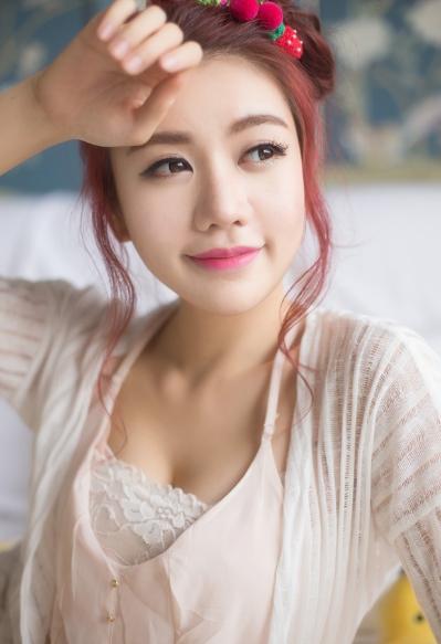 甜美情人浴缸性感写真图片