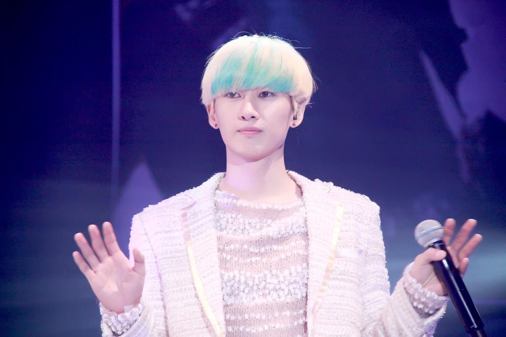 韩国帅哥明星李赫宰图片