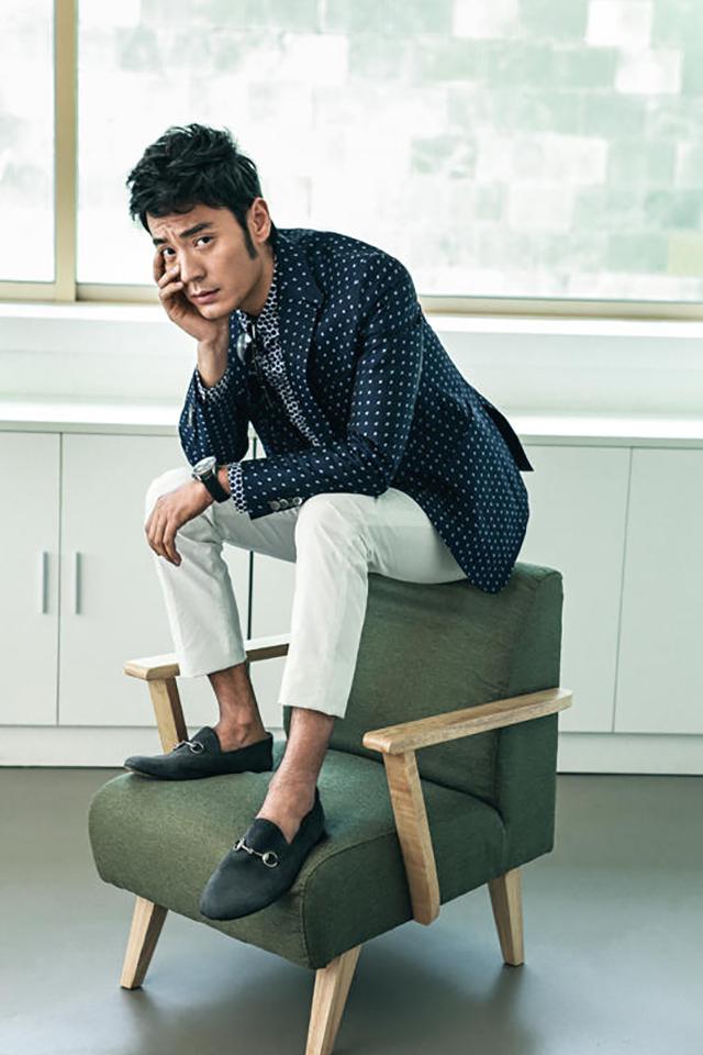 李光洁慵懒下午茶写真手机壁纸