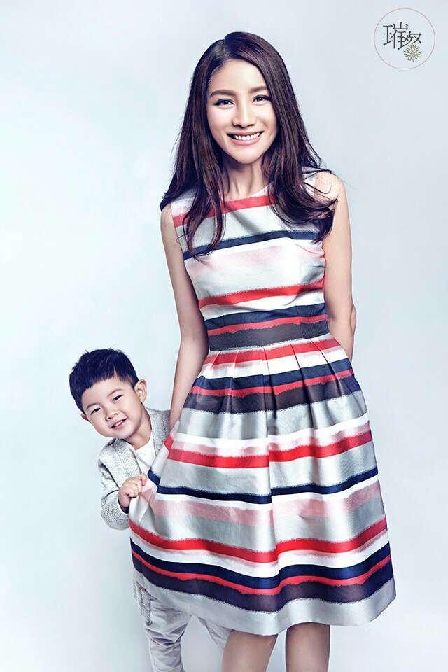 辣妈胡可萌宝安吉手机壁纸