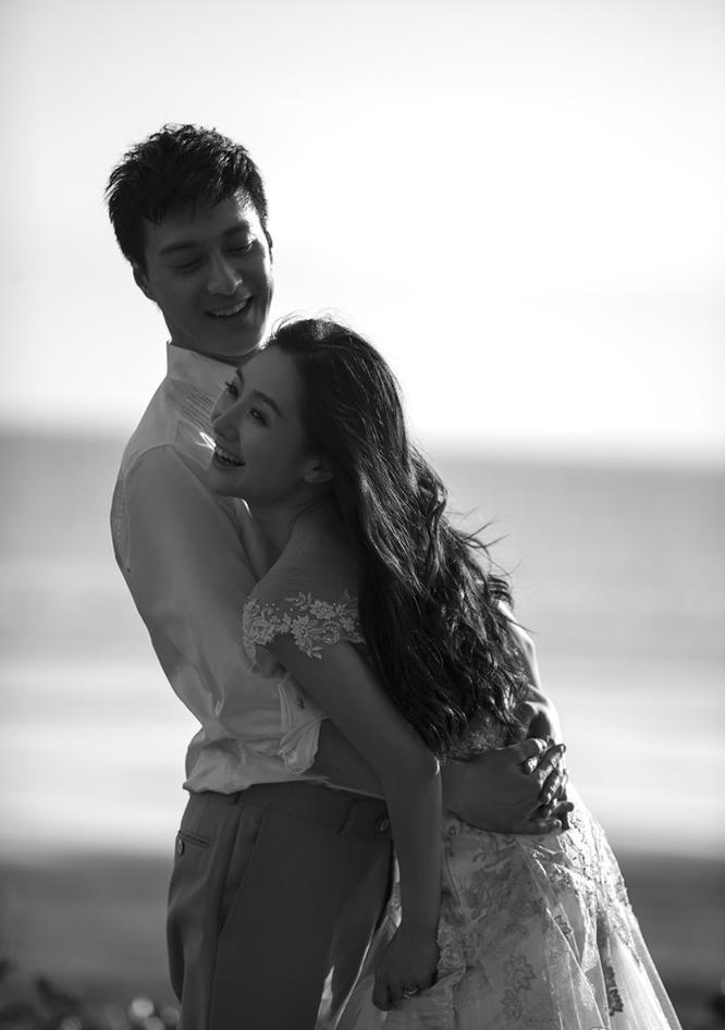 何建泽陶昕然婚照图片