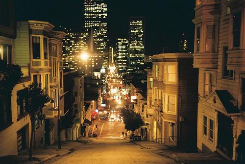 唯美城市夜晚街景图片