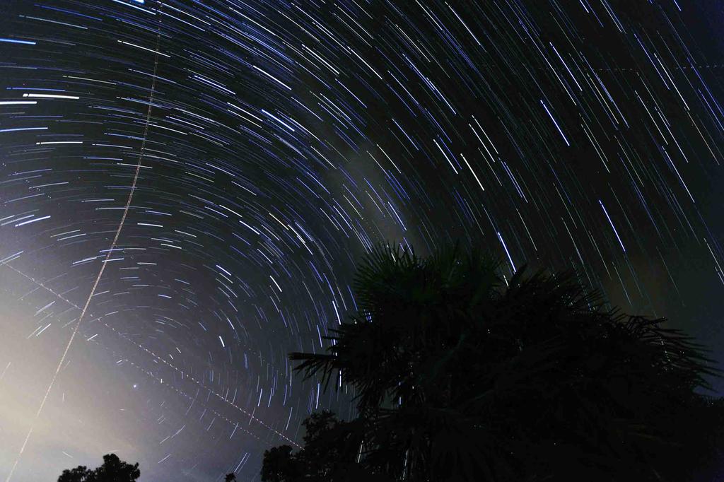 浪漫七夕夜流星雨图片