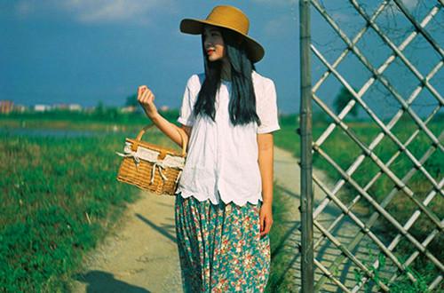 如花的唯美女孩图片